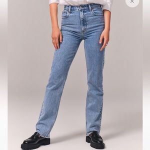 Abercrombie Ultra High Rise 90s Straight Jean